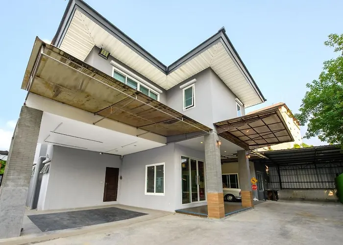 Garage House Bangkok-car Theme 8bed 6room 別墅 曼谷