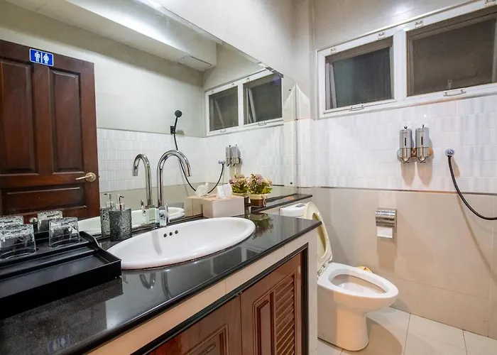 Garage House Bangkok-car Theme 8bed 6room 別墅 曼谷