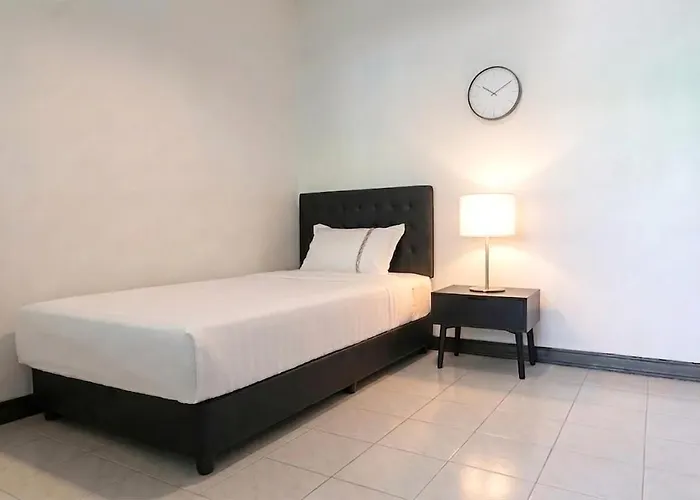 別墅 Garage House Bangkok-car Theme 8bed 6room 曼谷