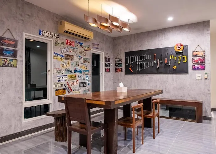 Garage House Bangkok-car Theme 8bed 6room 別墅 曼谷